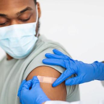 Man getting vaccine 