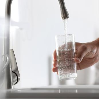 Water faucet 